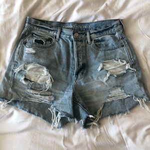 American Eagle 90s boyfriend short